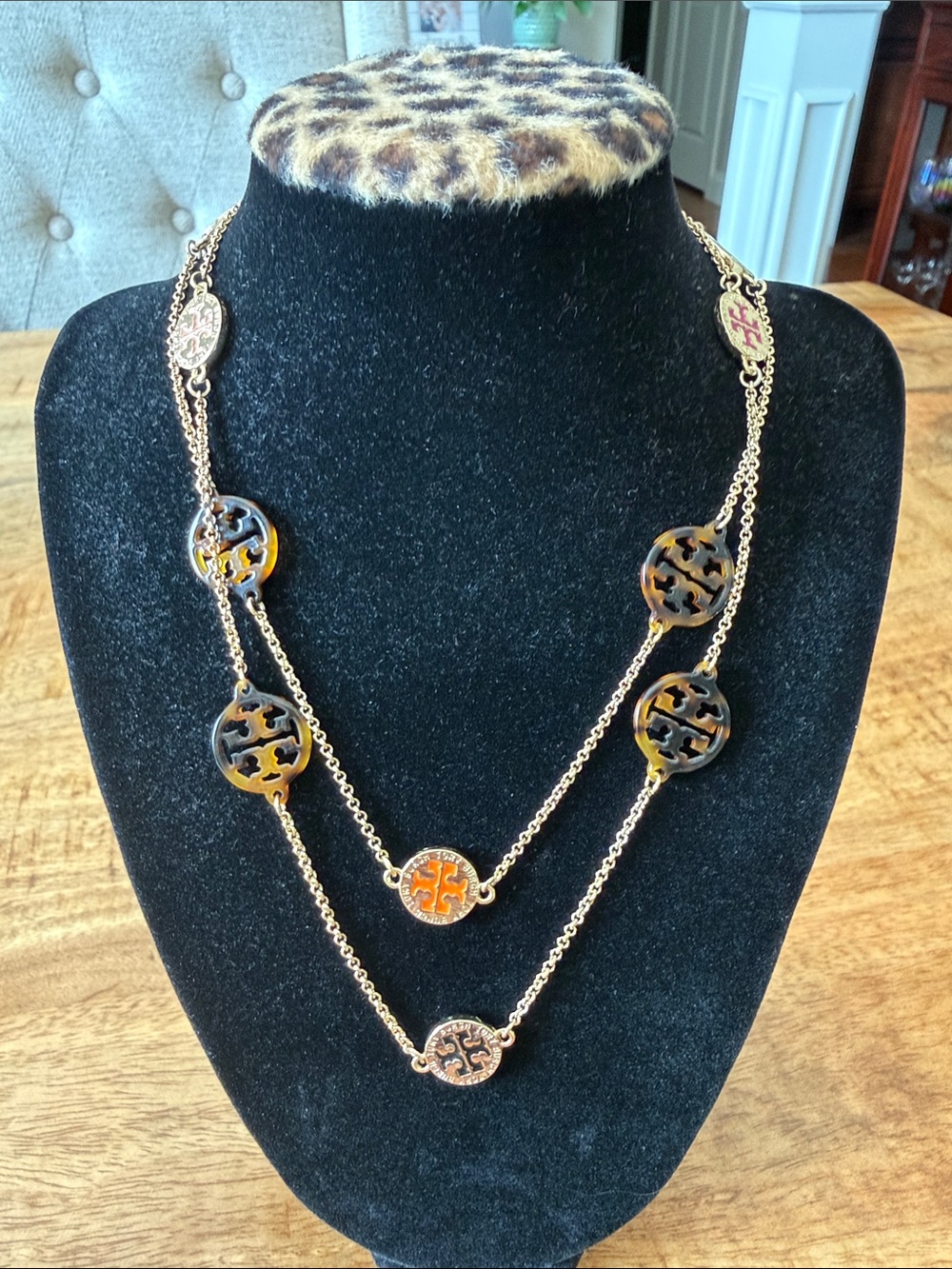 Tortoiseshell Medallion Double-Layer Necklace - Gold Chain